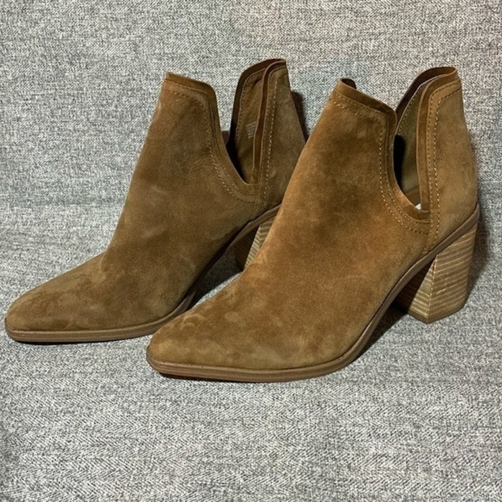 Steve Madden Havannah Pointed Suede Boots. NEW